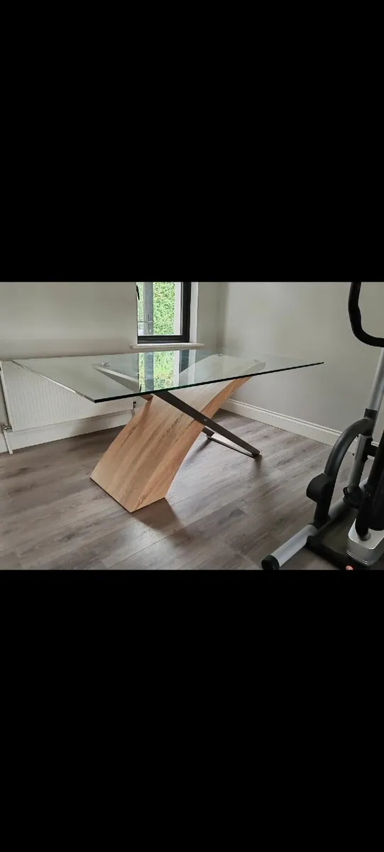 Glass table and 4 chairs - Image 3