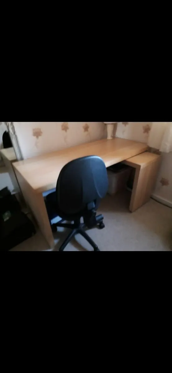 Desk and chair - Image 1