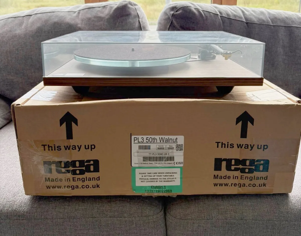 Rega Planar 3 50th Anniversary Turntable - Image 2