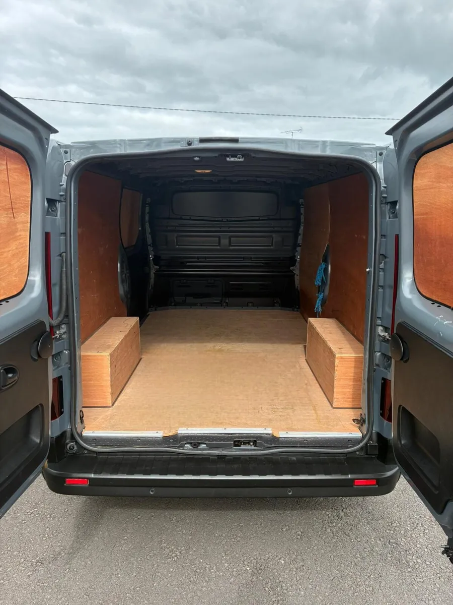 Renault Trafic 2023 - Image 3
