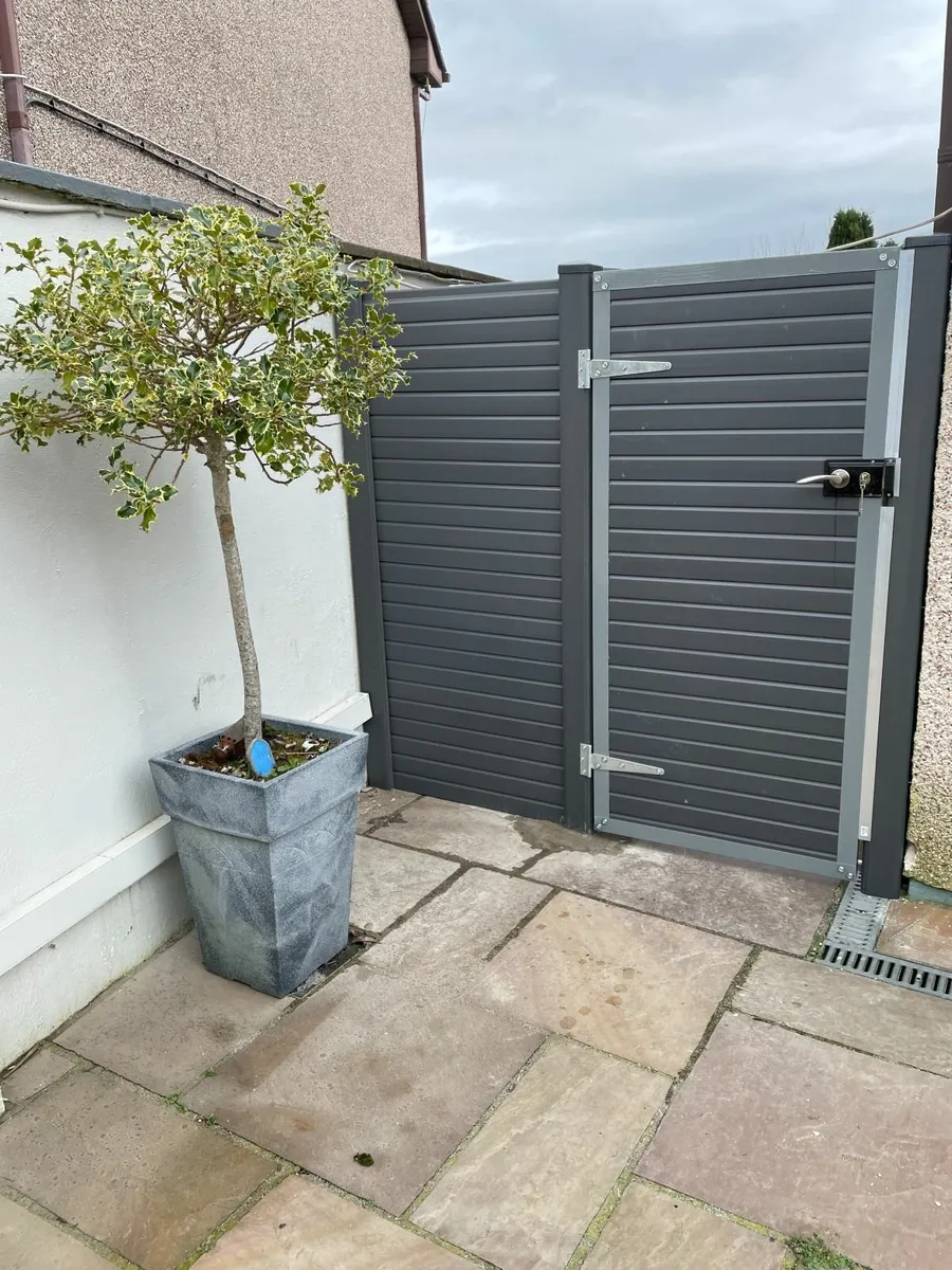 Gates - Image 2