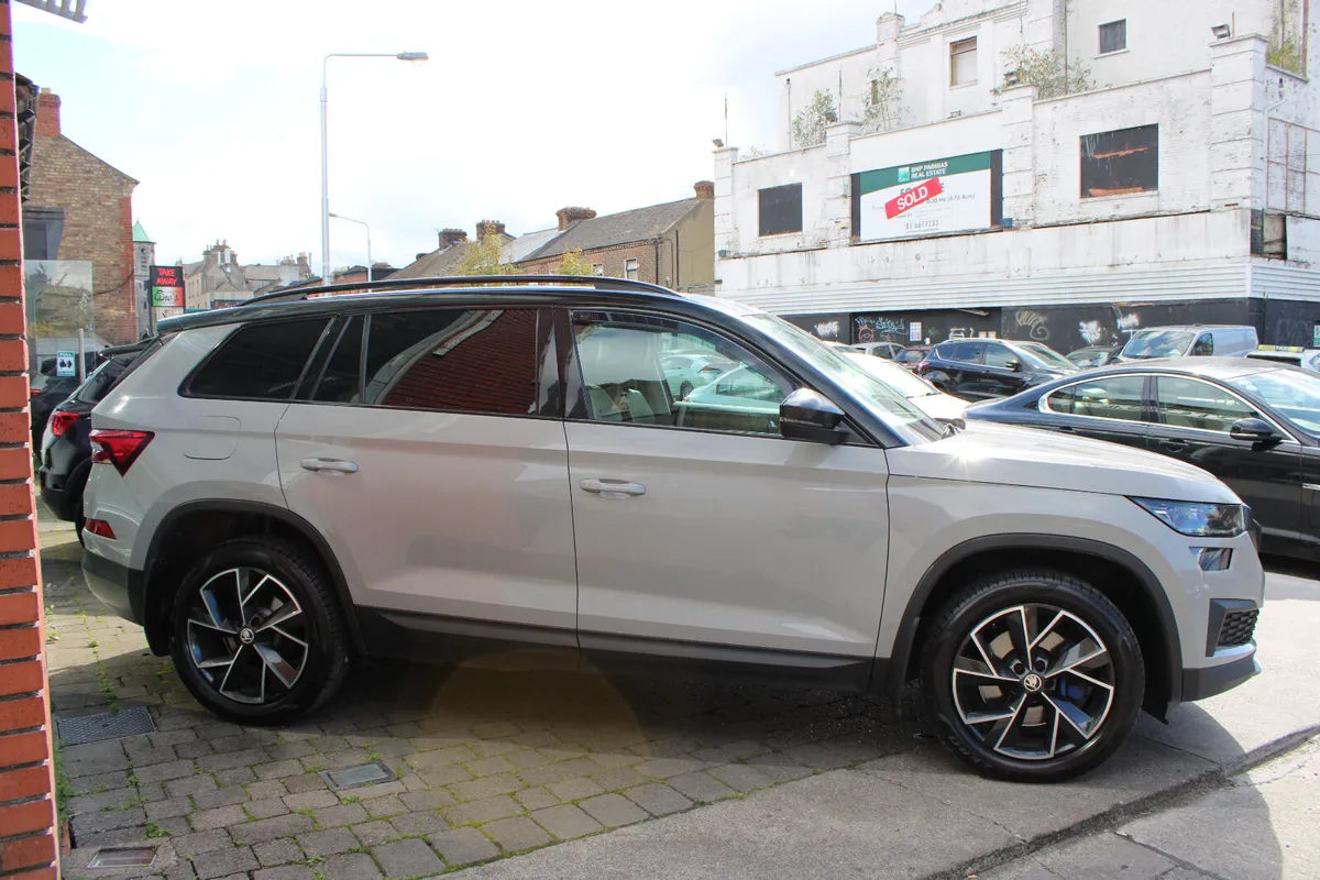 Skoda Kodiaq 2.0 DSG 7 SEAT AUTO 2021 - Image 3