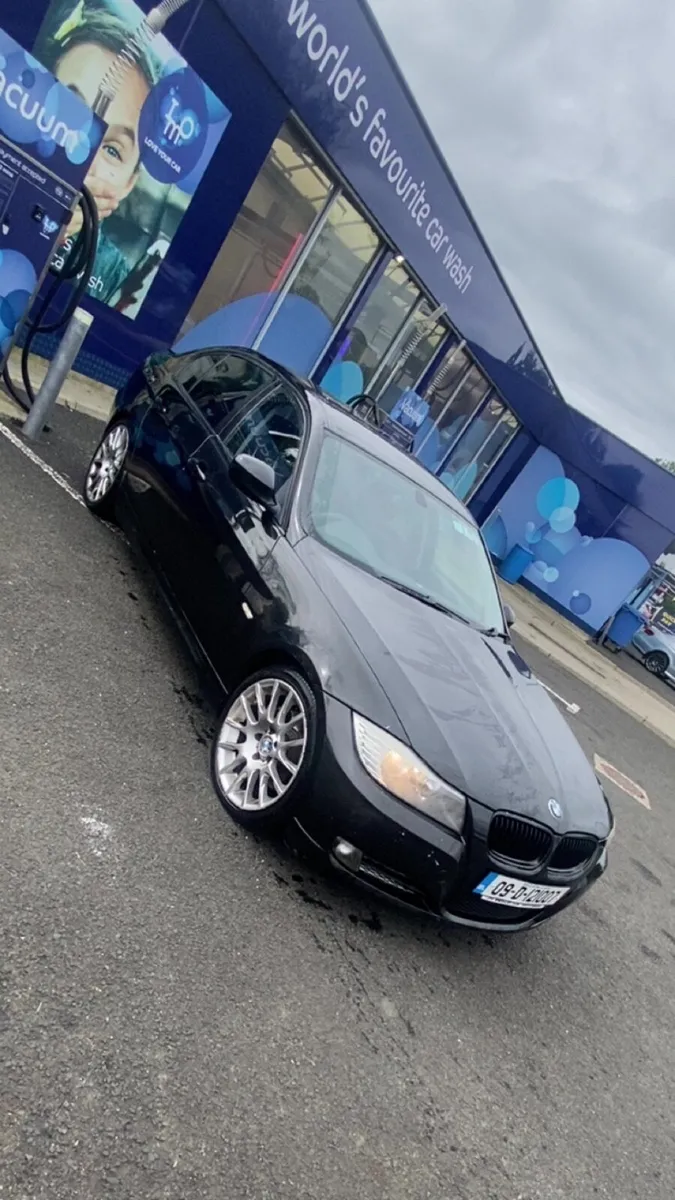 BMW 3-Series 2009 - Image 1