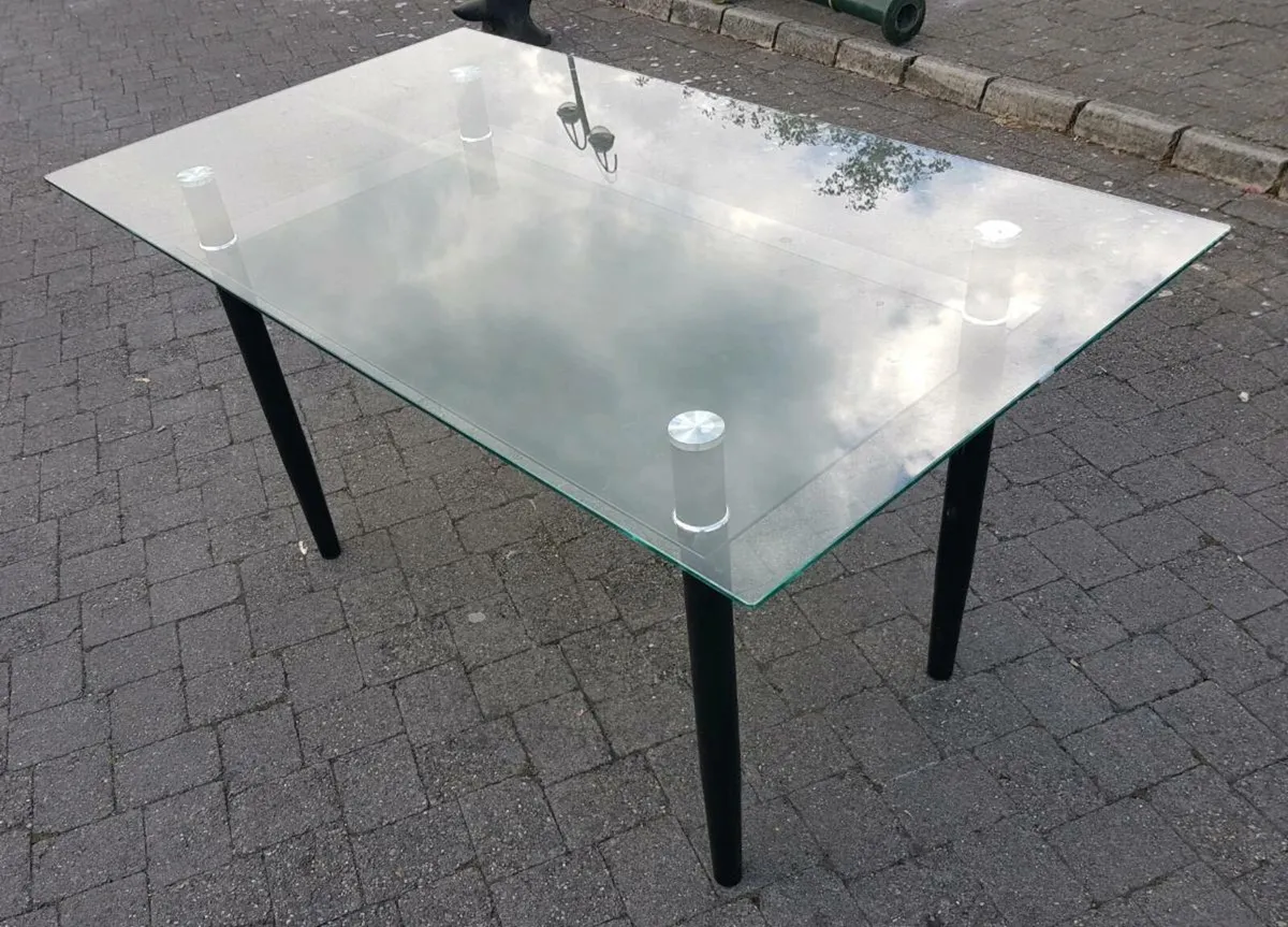 Glass tables brand new in the Box - Image 4