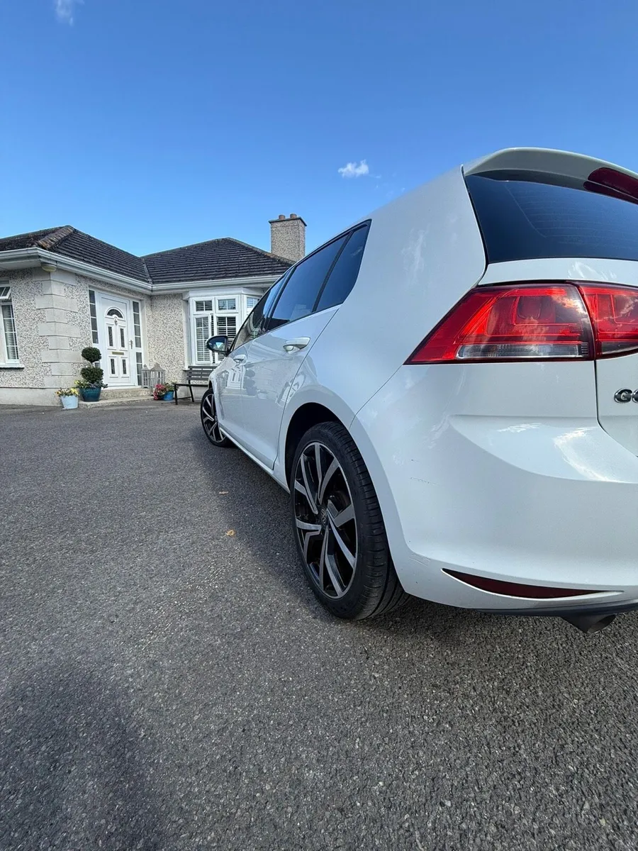 Volkswagen Golf - Image 4