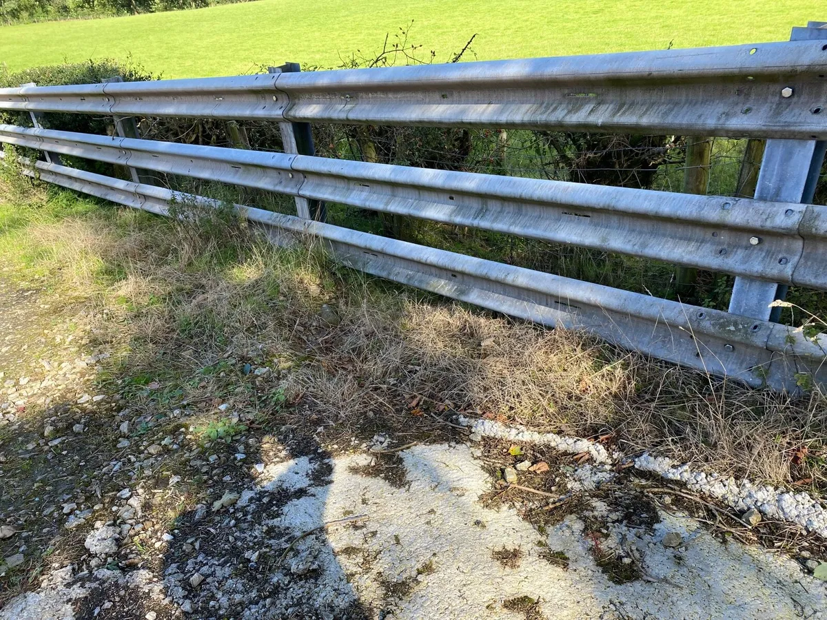 Farm yard road crash barriers - Image 2