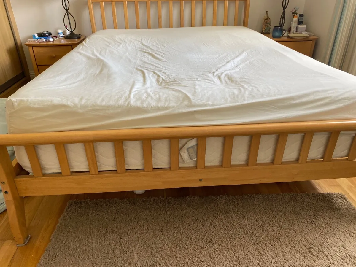 King size bed - Image 2