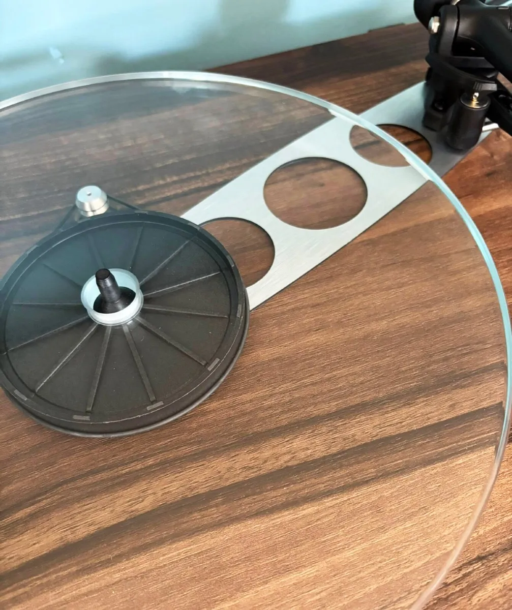 Rega Planar 3 50th Anniversary Turntable - Image 3