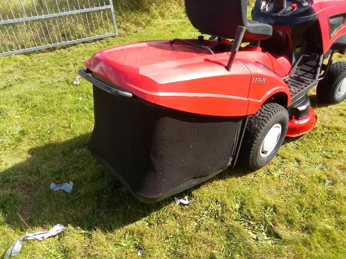 Ride on lawnmower - Image 4