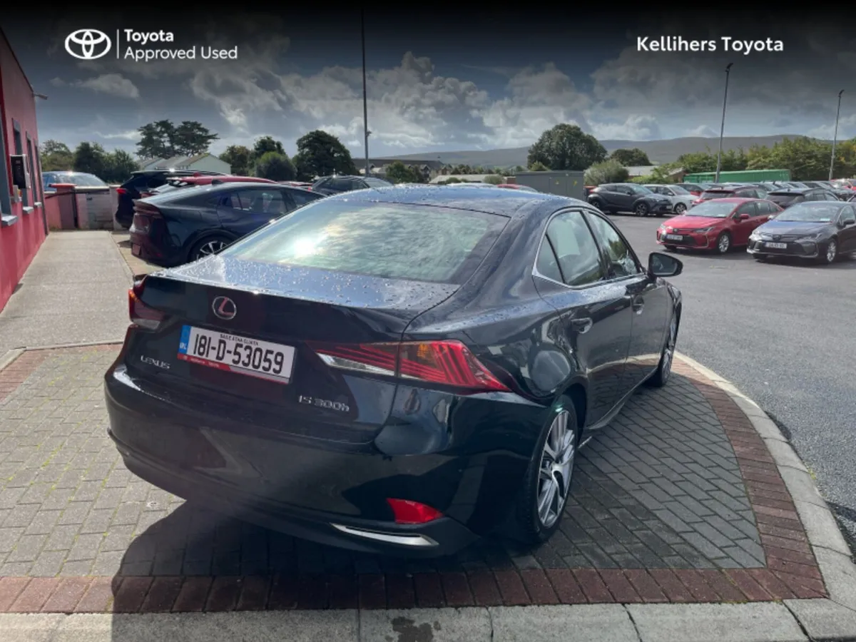 Lexus IS HYBRID ELECTRIC 300H EXECUTIVE - Image 2
