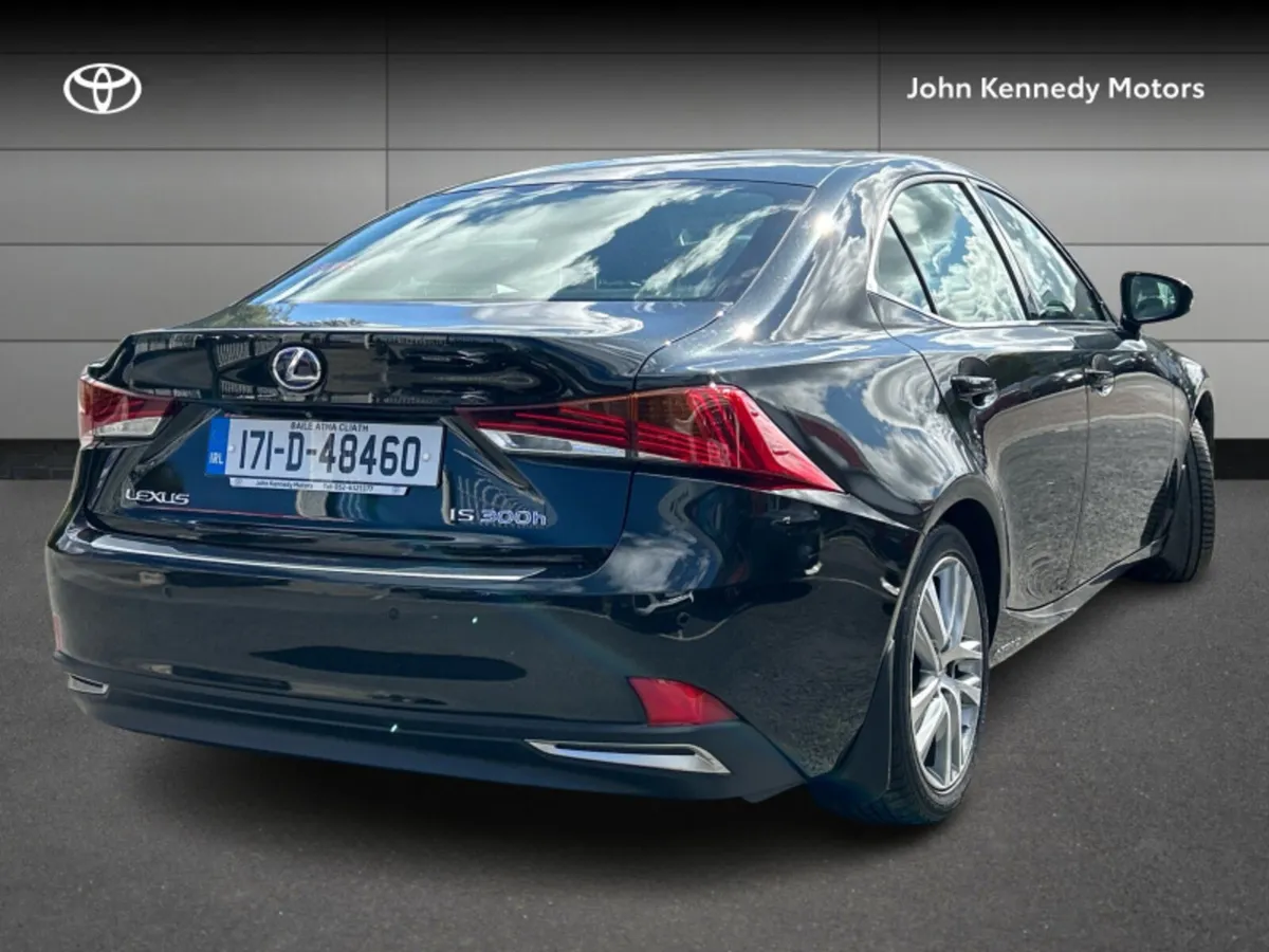 Lexus IS 2.5 ADVANCE HYBRID 4DR AUTO - Image 2