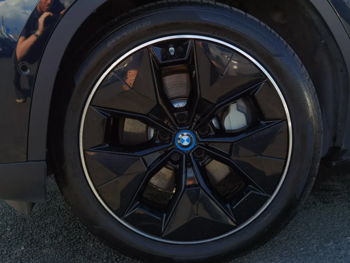 BMW IX3 80KWH PREMIER EDITION **SUNROOF** - Image 2