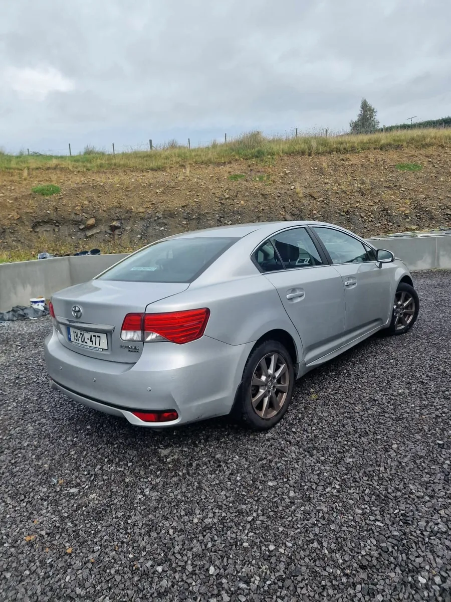 Toyota Avensis 2013 - Image 2