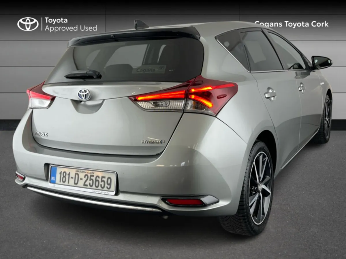 Toyota Auris AURIS HYBRID LUNA SPORT - Image 2