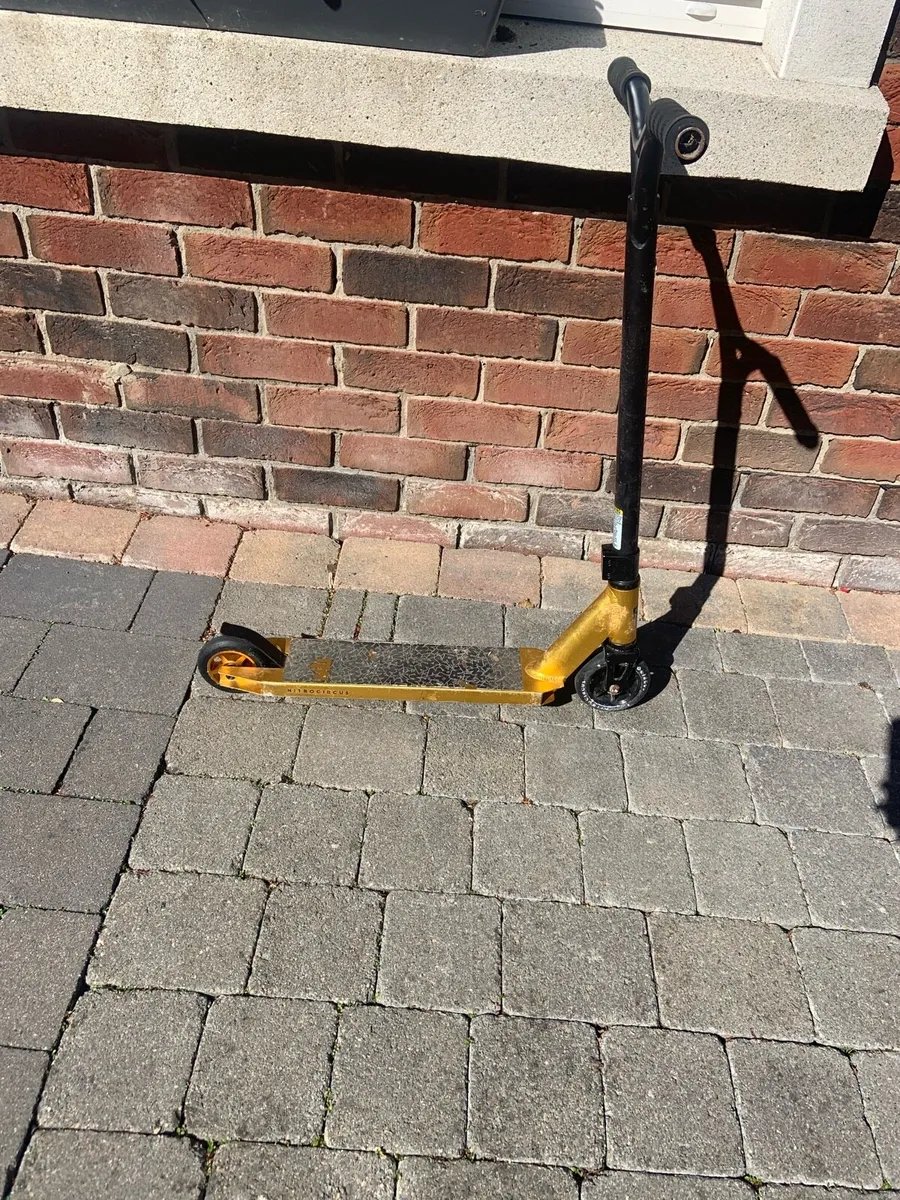Stunt scooter - Image 1
