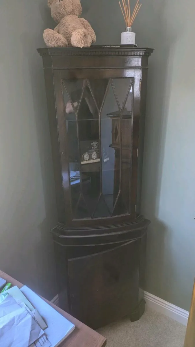 Mahogany Corner Cabinet - Image 1