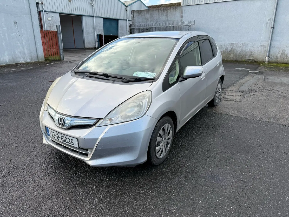 2012 Honda Fit 1.4auto hybrid DRIVE HOME - Image 2