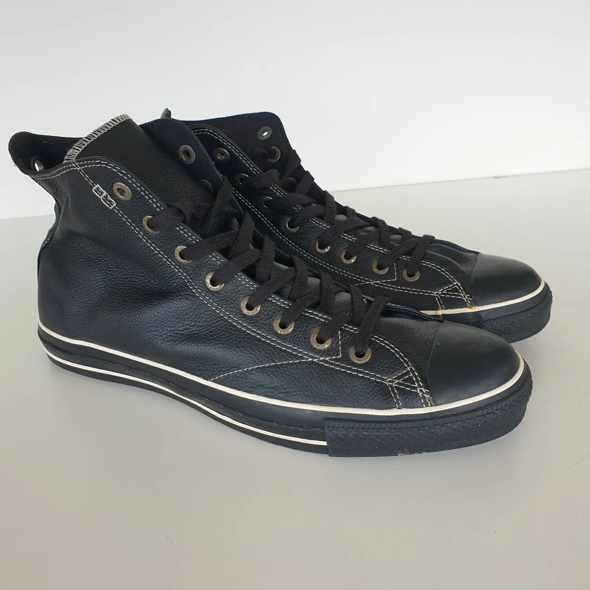 Converse black leather trainers size 13 - Image 1