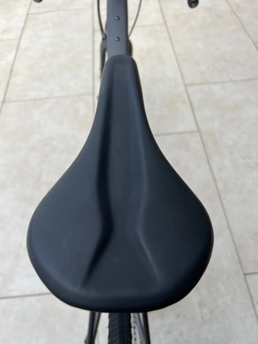 Specialized Gravel Bike - Image 3