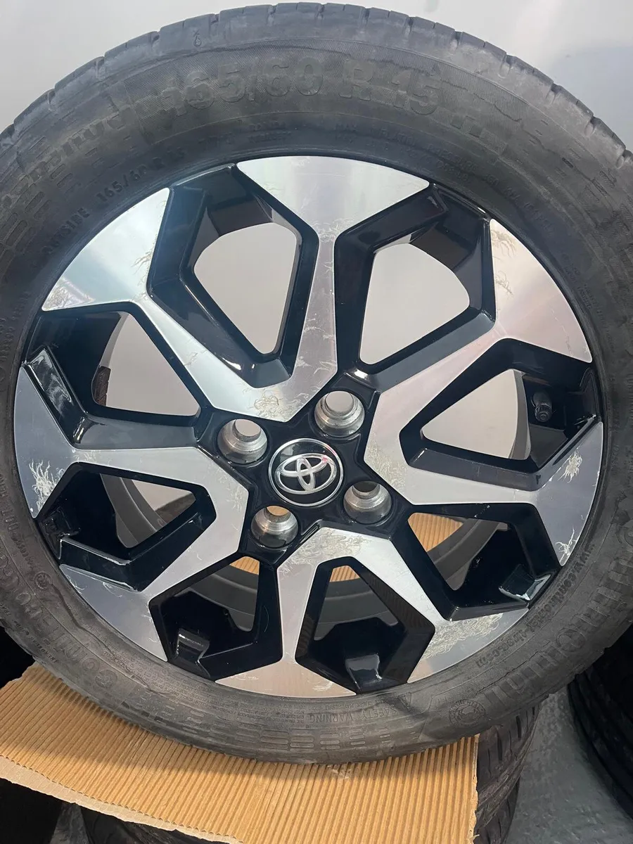 2019 Toyota Aygo/Yaris/Vitz 15" Alloy Wheel Set - Image 4