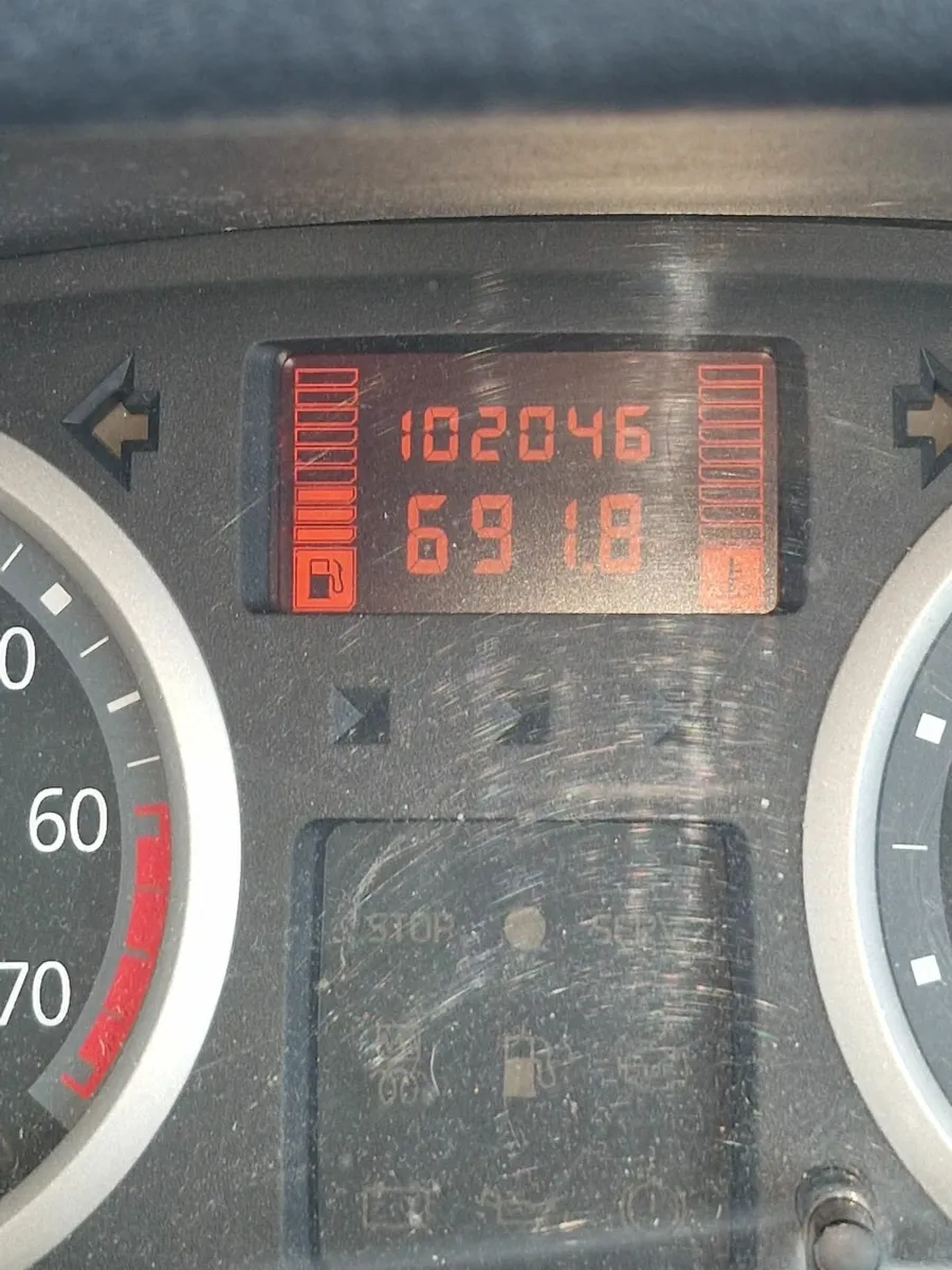 Renault Clio 2004 - Image 2