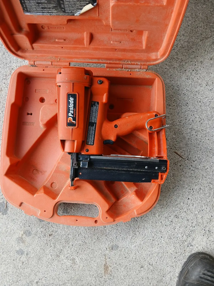Paslode finishing nailer - Image 1