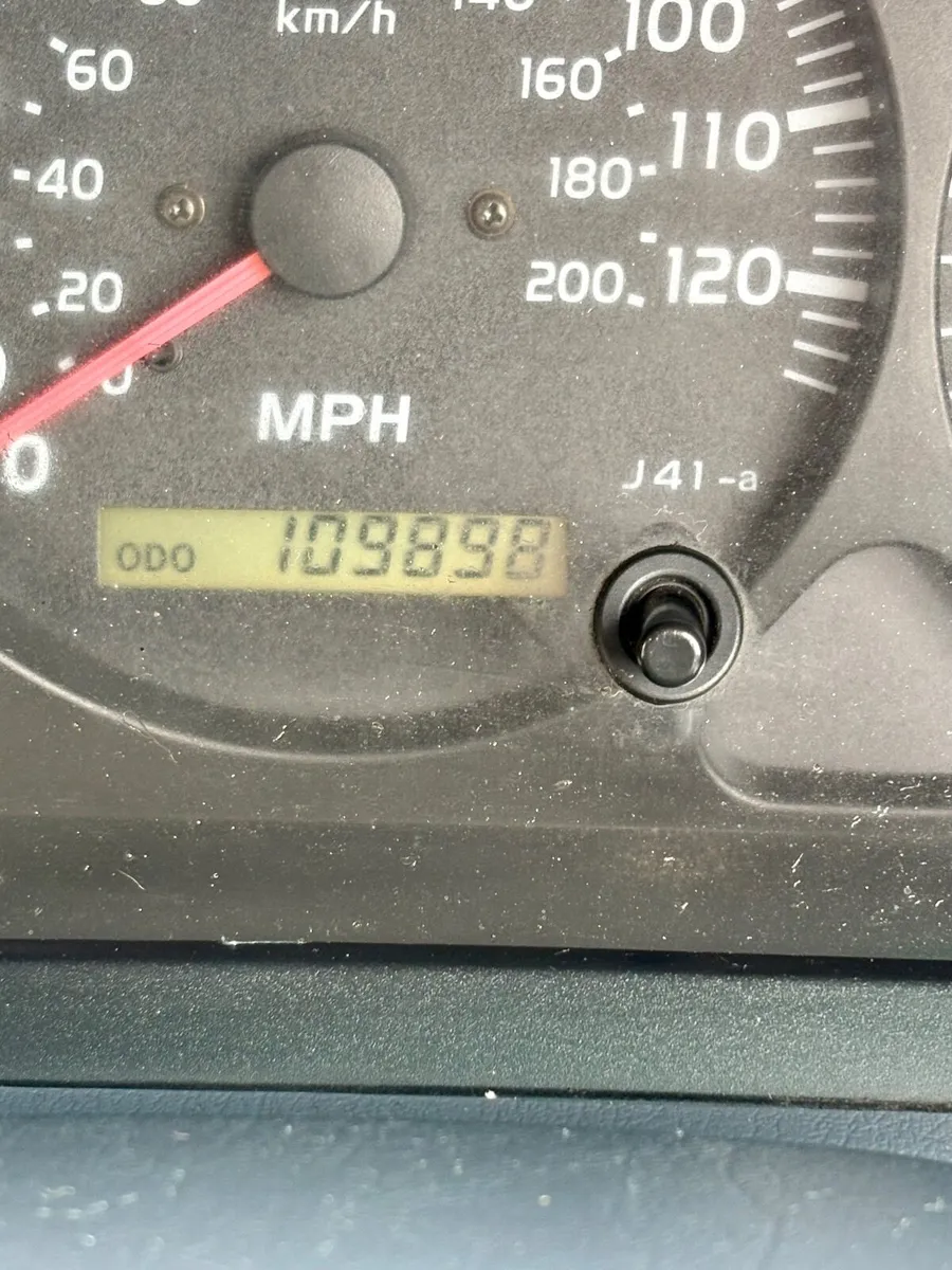 Toyota Land Cruiser 2003 - Image 2