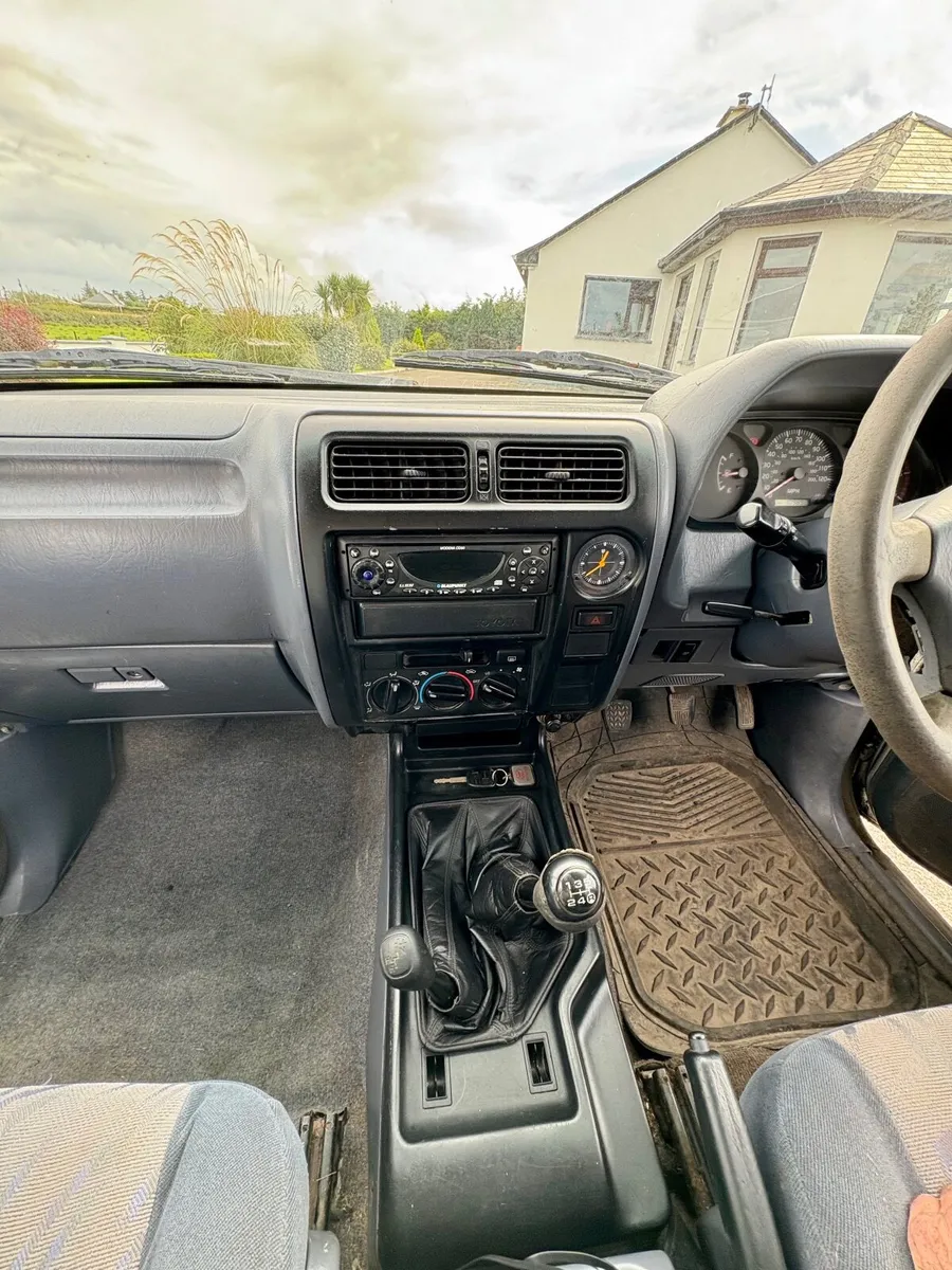 Toyota Land Cruiser 2003 - Image 3