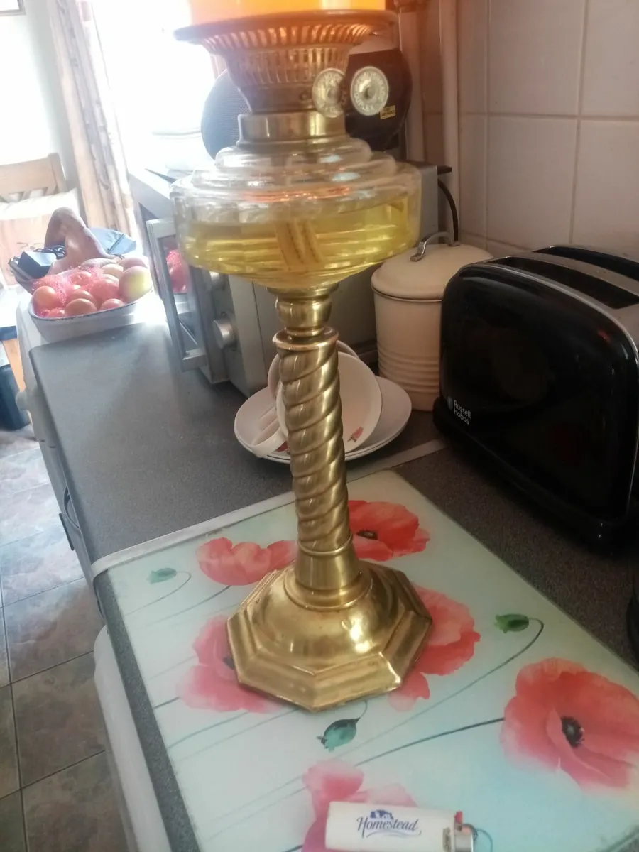 Vintage oil Lamp - Image 3