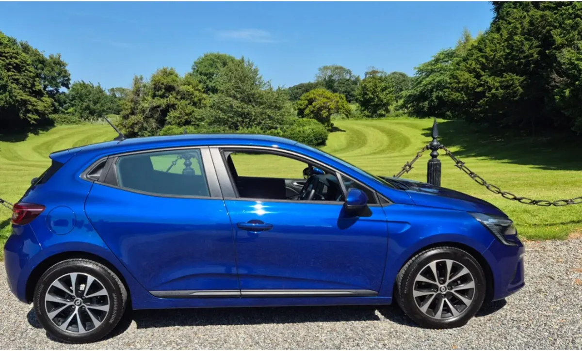 Renault Clio 2022 - Image 2