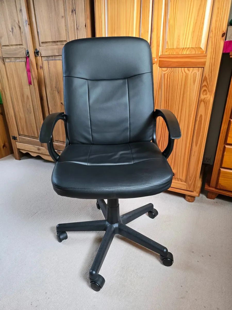 Study chair
