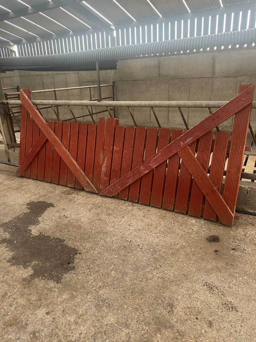 Wooden Gates & Panels - Image 1