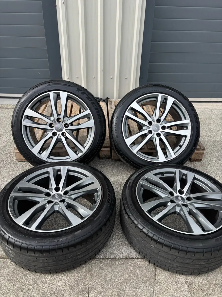 Genuine audi alloys - Image 1