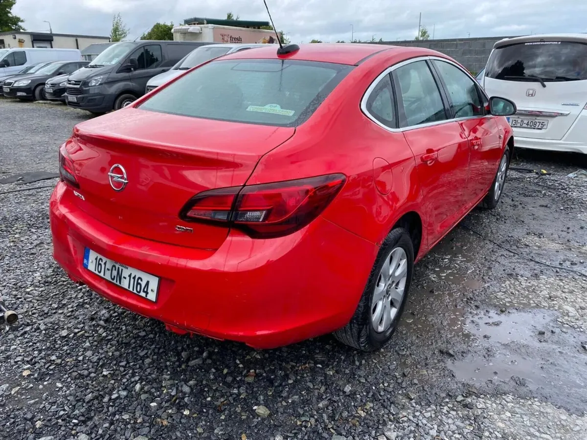 2016 opel astra 1.6 diesel driving - Image 4