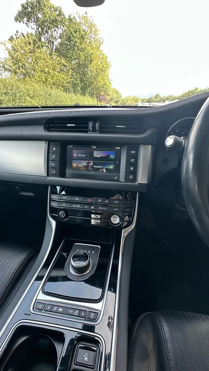 Jaguar XF 2016 2.0 Diesel - Image 3
