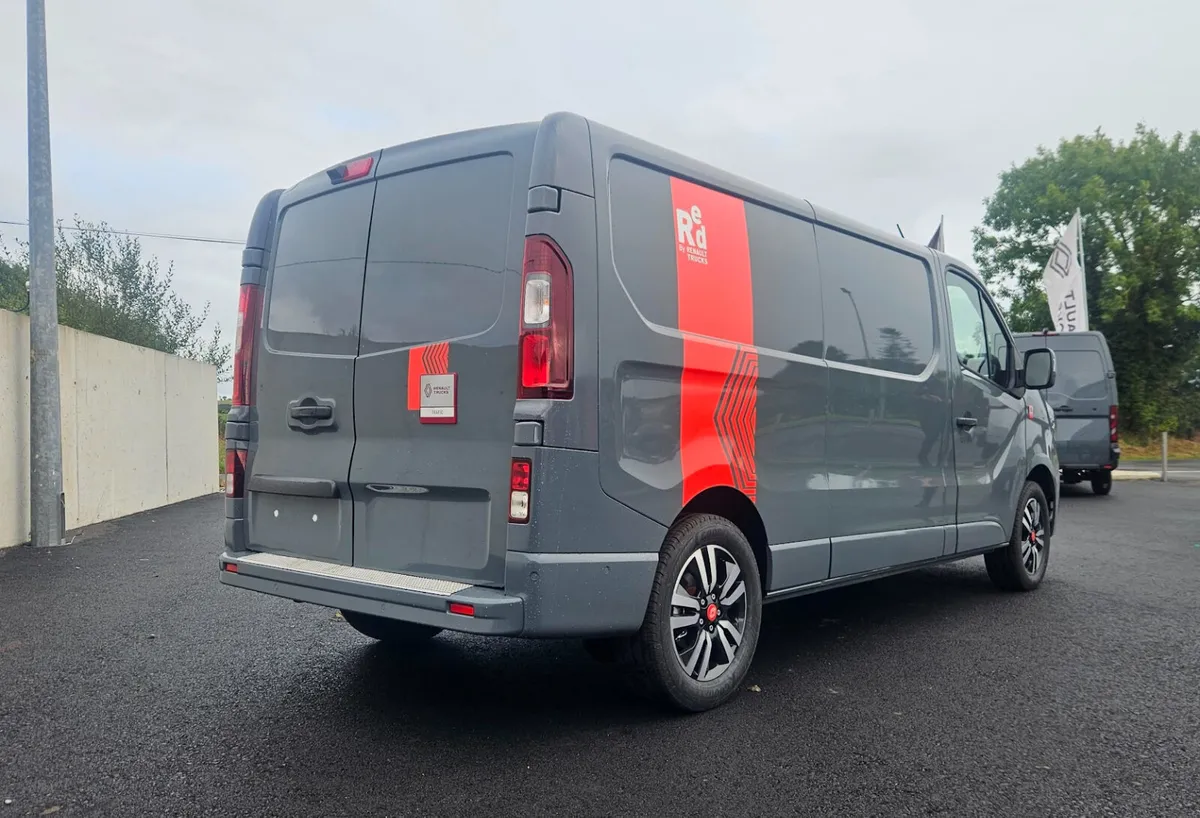 Renault Trafic Exclusive Urban Grey150/170 HP - Image 3