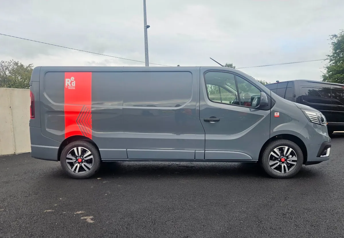 Renault Trafic Exclusive Urban Grey150/170 HP - Image 4