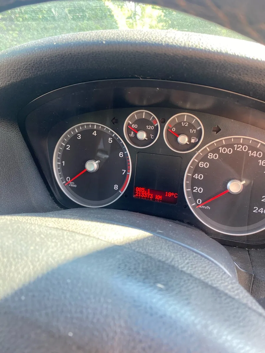 08 Ford Focus - Image 4