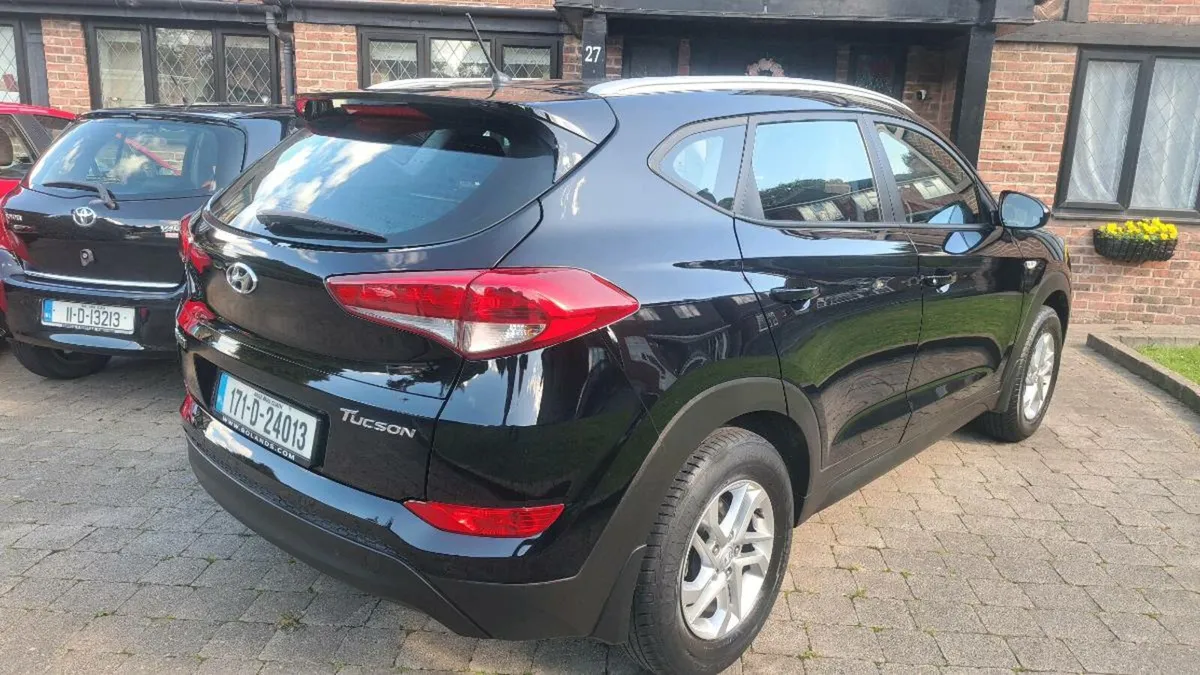 HYUNDAI  TUSCON 1.6 PETROL 2017 ONLY 103000 KLMS - Image 3
