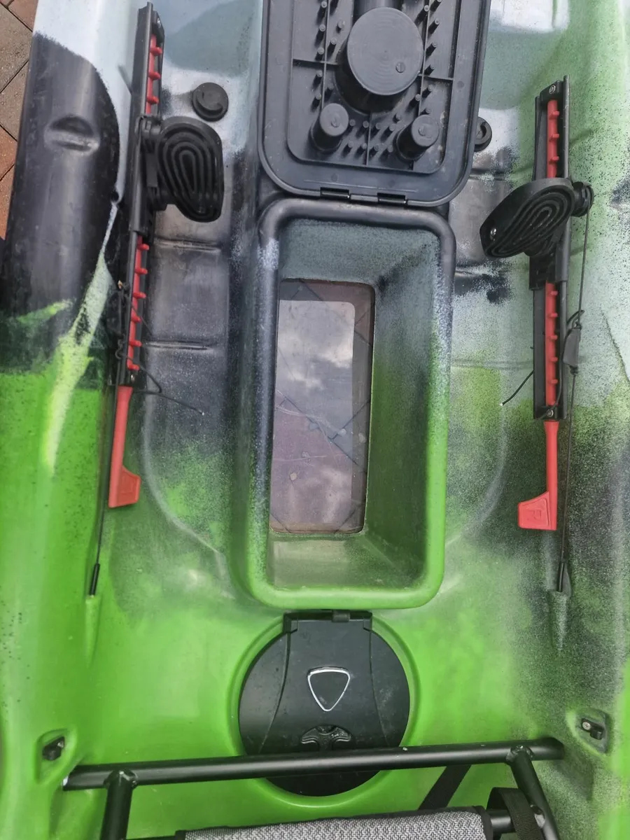 14ft kayak - Image 4