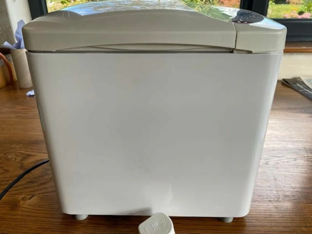 Breadmaker - Panasonic SD-252 - Image 4
