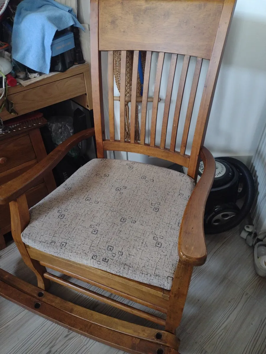 Heavy Solid wooden rocking chair - Image 4