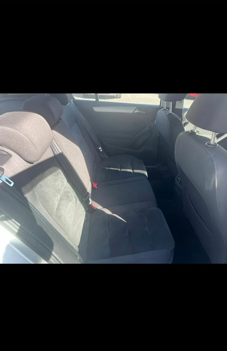 Volkswagen Golf 2010 - Image 4