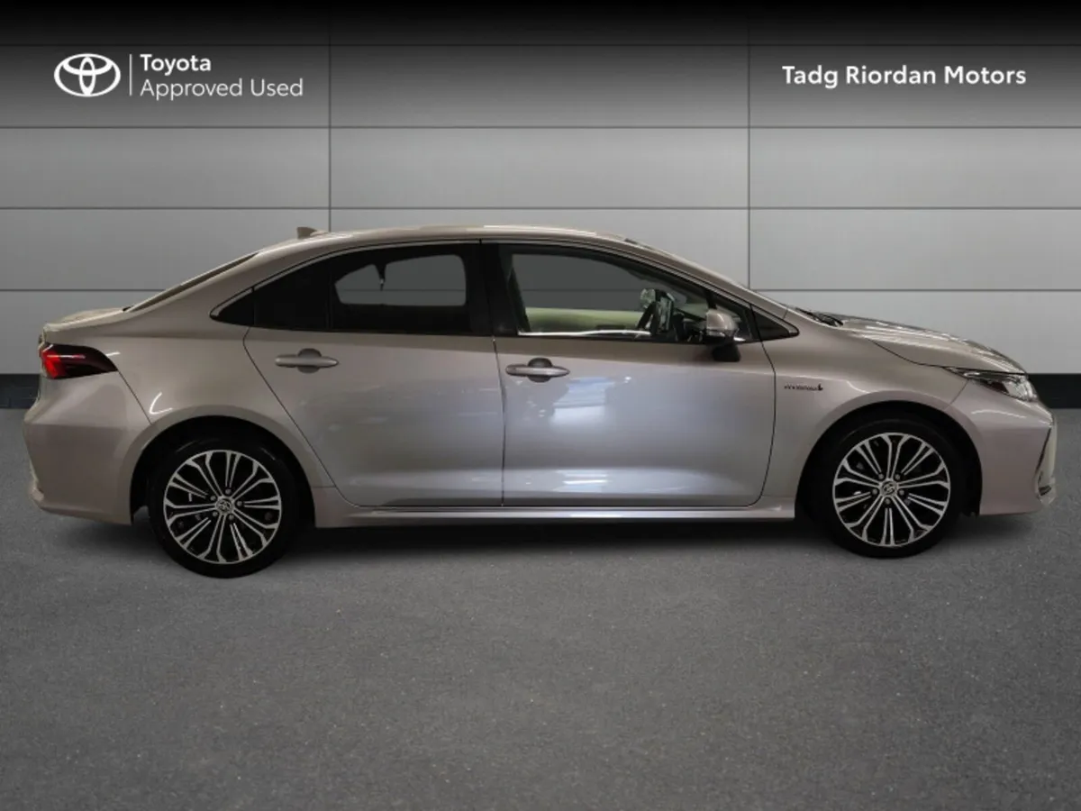 Toyota Corolla HYBRID LUNA SP SPORT 4DR AUTO - Image 3