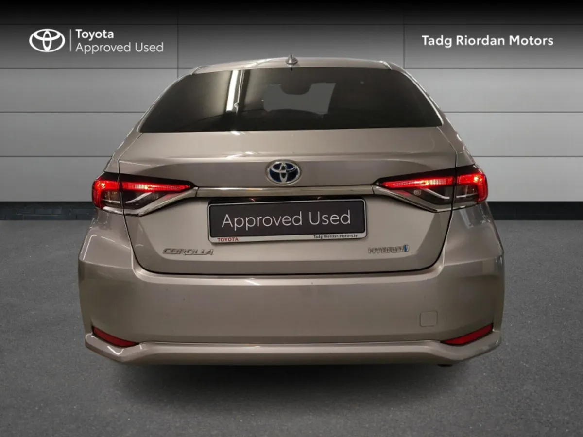 Toyota Corolla HYBRID LUNA SP SPORT 4DR AUTO - Image 4