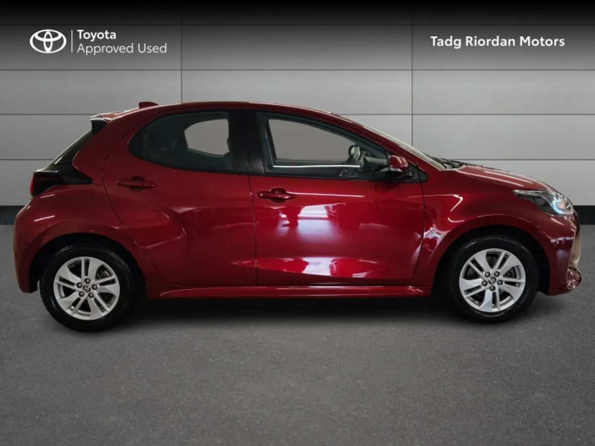 Toyota Yaris HYBRID LUNA 4DR AUTO - Image 3
