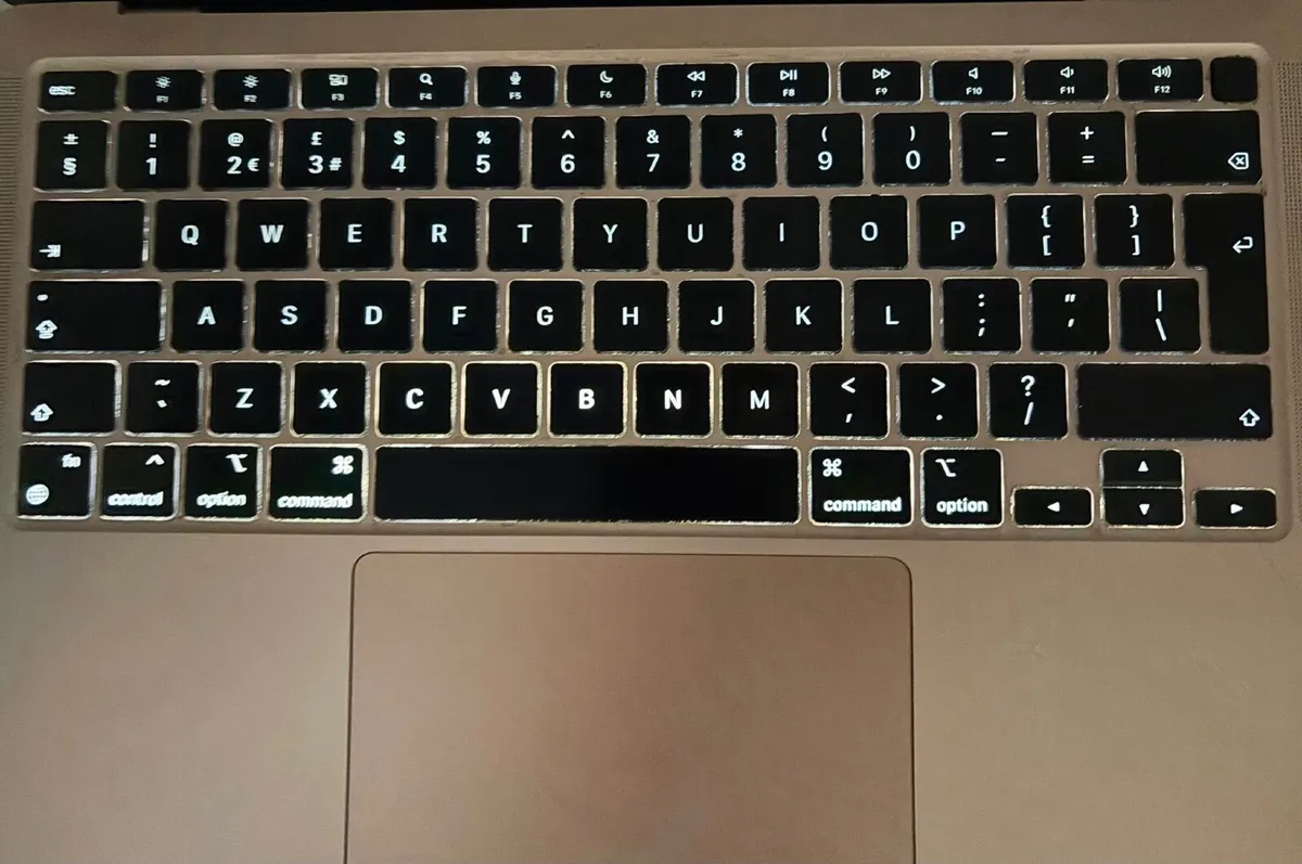 Apple MacBook Air M1 Laptop - Image 2