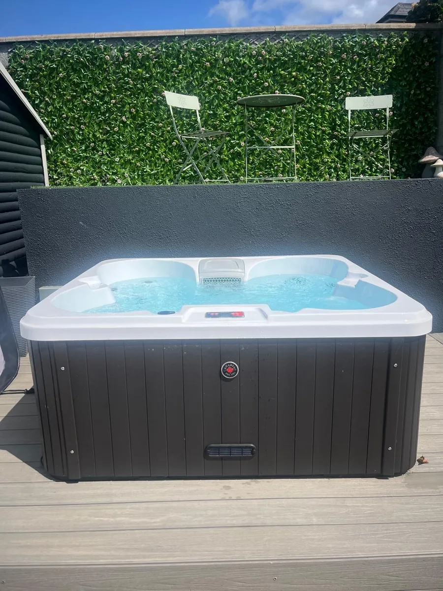 Hot Tub - Image 1