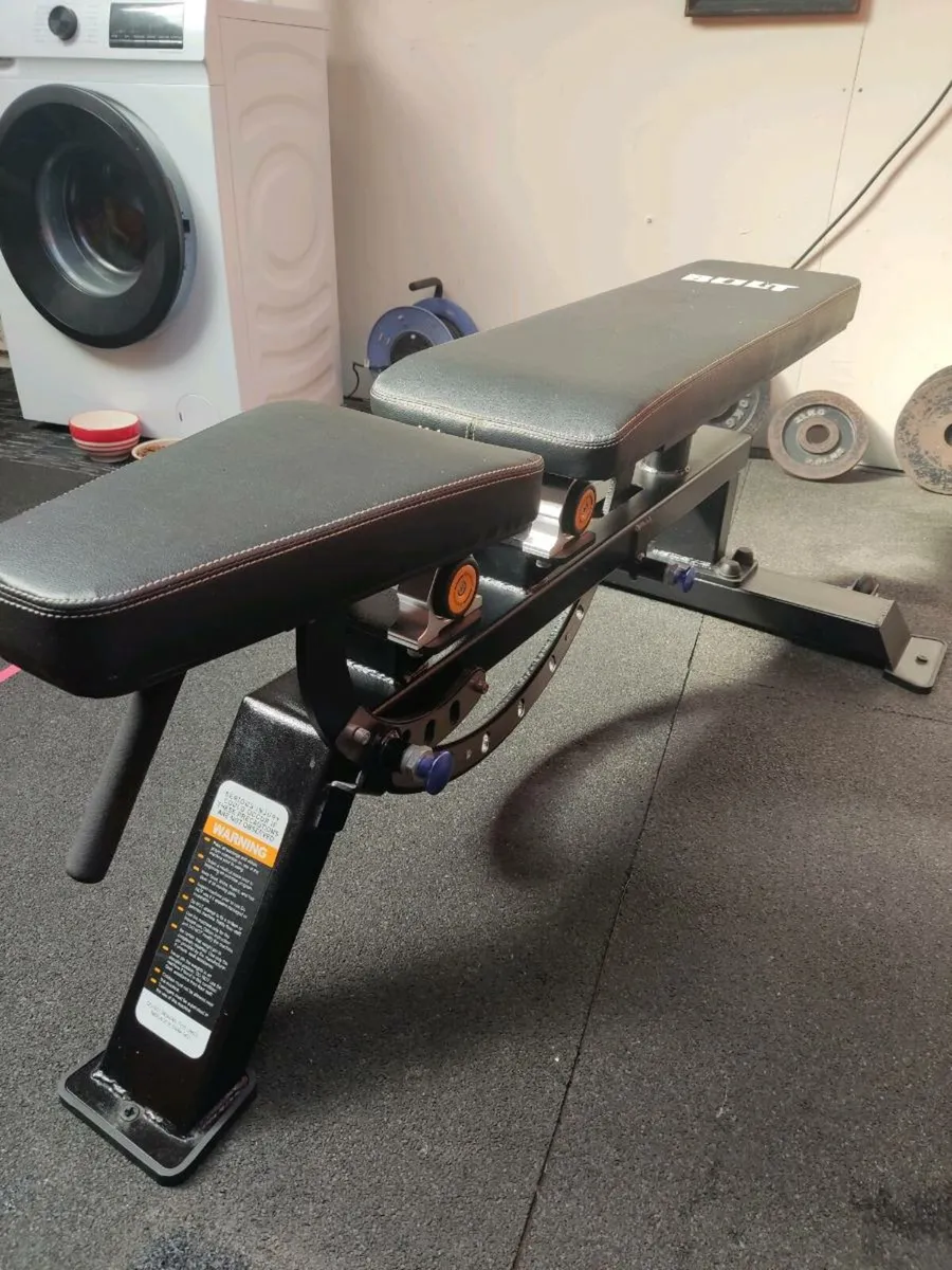 Bolt strength commercial weights bench - Image 1