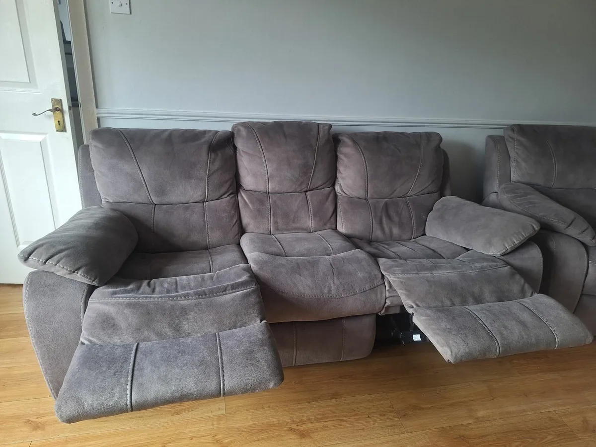 Couch - Image 2